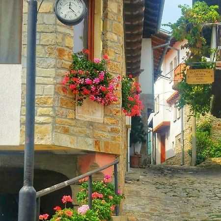 Family Hotel "Slavianska Dusha" Veliko Tărnovo Esterno foto