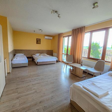 Family Hotel "Slavianska Dusha" Veliko Tărnovo Esterno foto