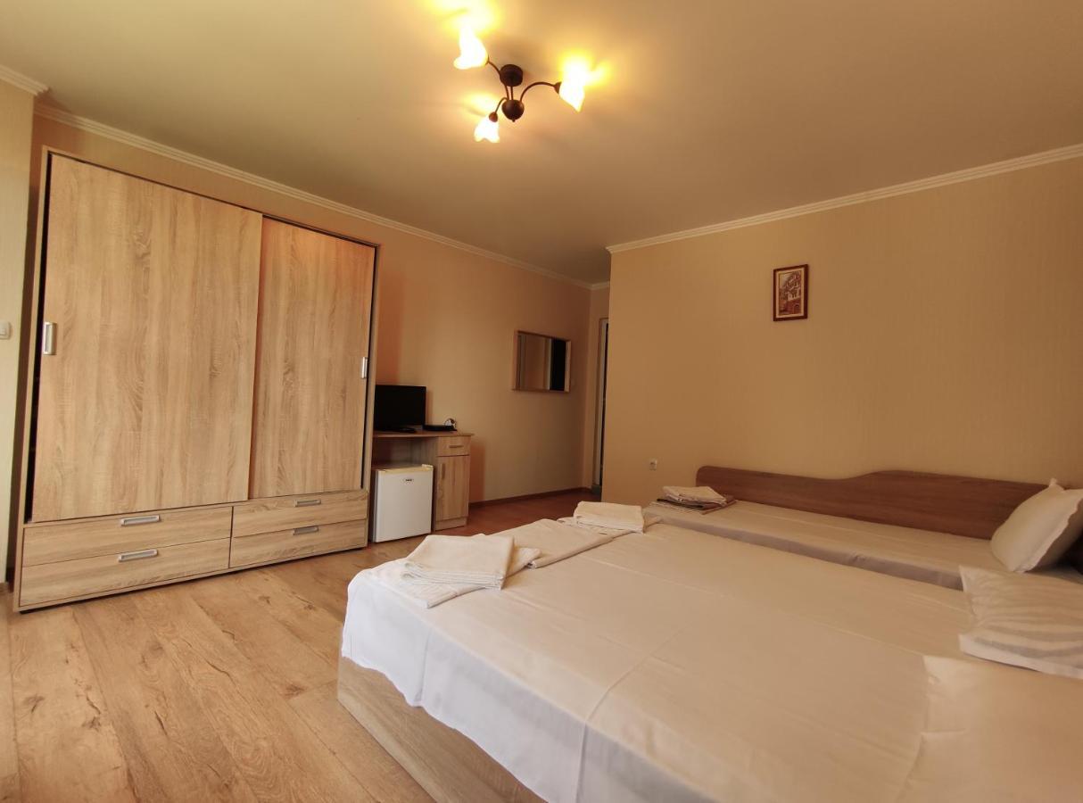 Family Hotel "Slavianska Dusha" Veliko Tărnovo Esterno foto