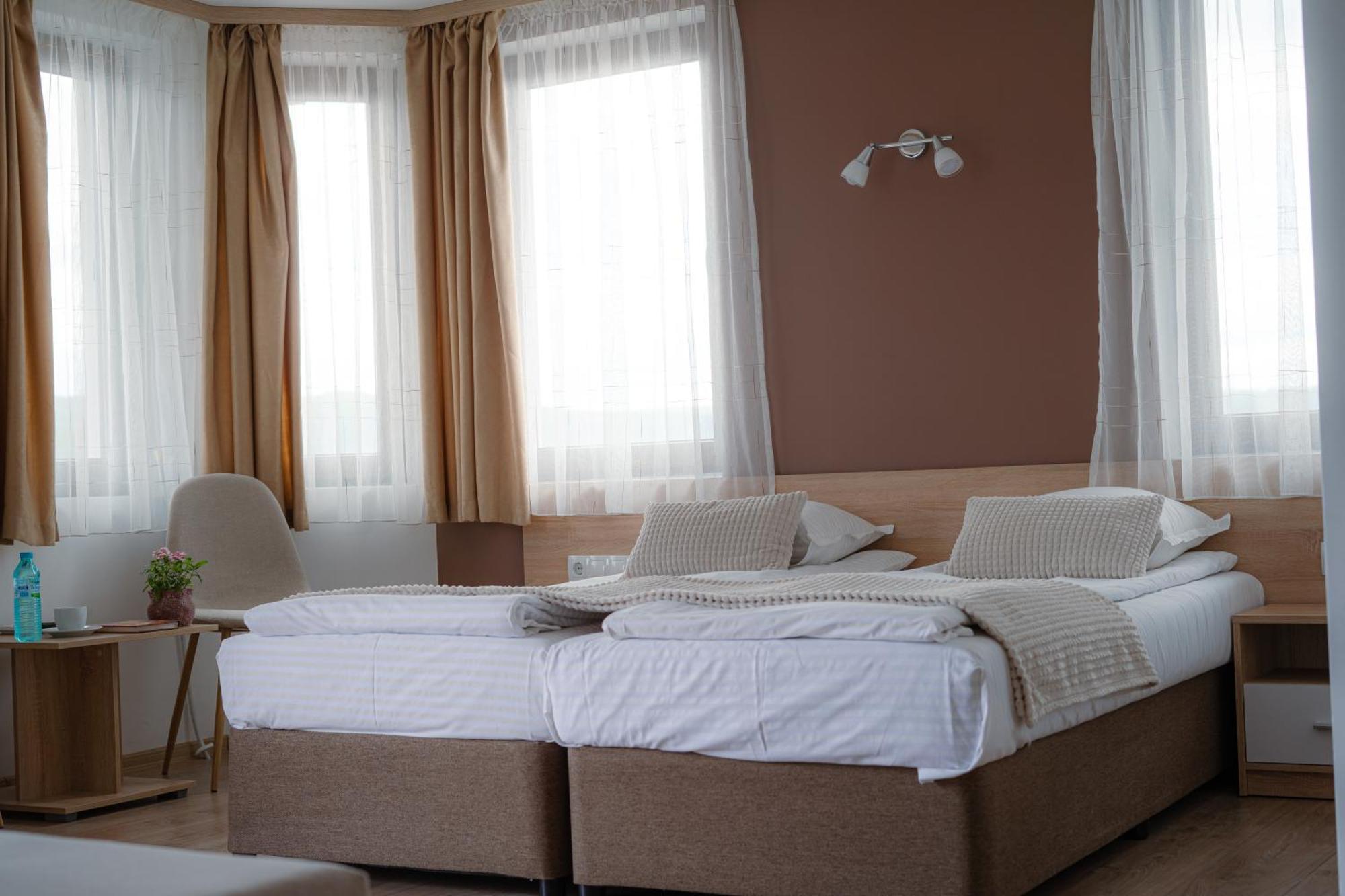 Family Hotel "Slavianska Dusha" Veliko Tărnovo Esterno foto
