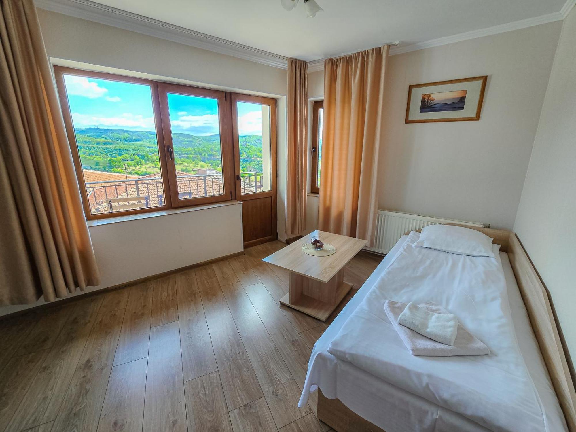 Family Hotel "Slavianska Dusha" Veliko Tărnovo Esterno foto