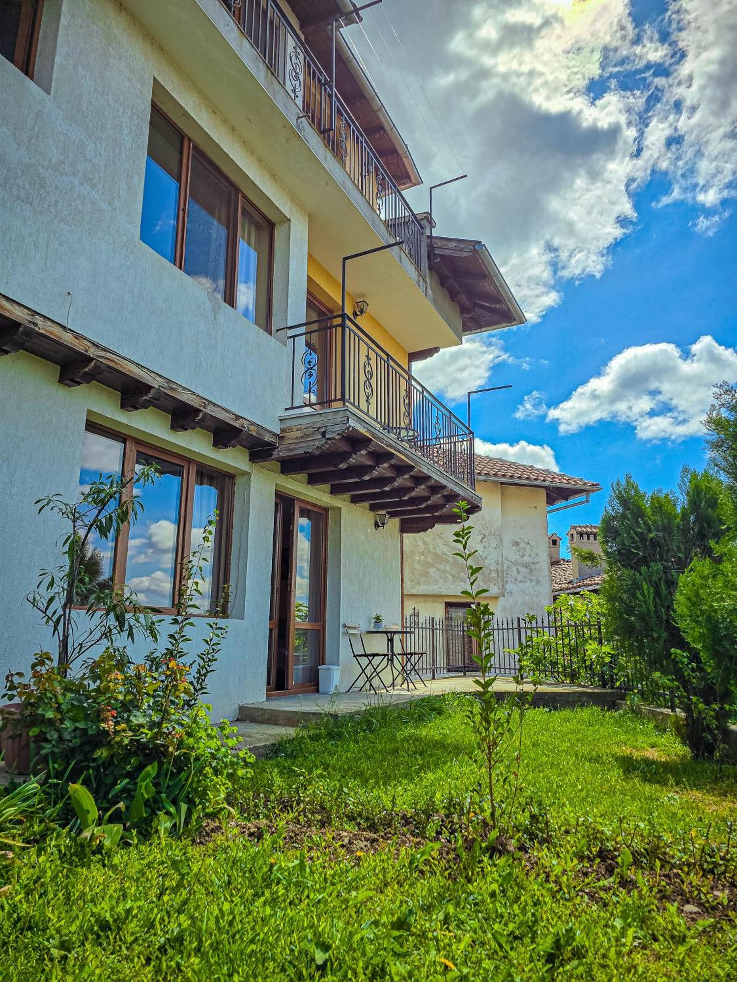 Family Hotel "Slavianska Dusha" Veliko Tărnovo Esterno foto