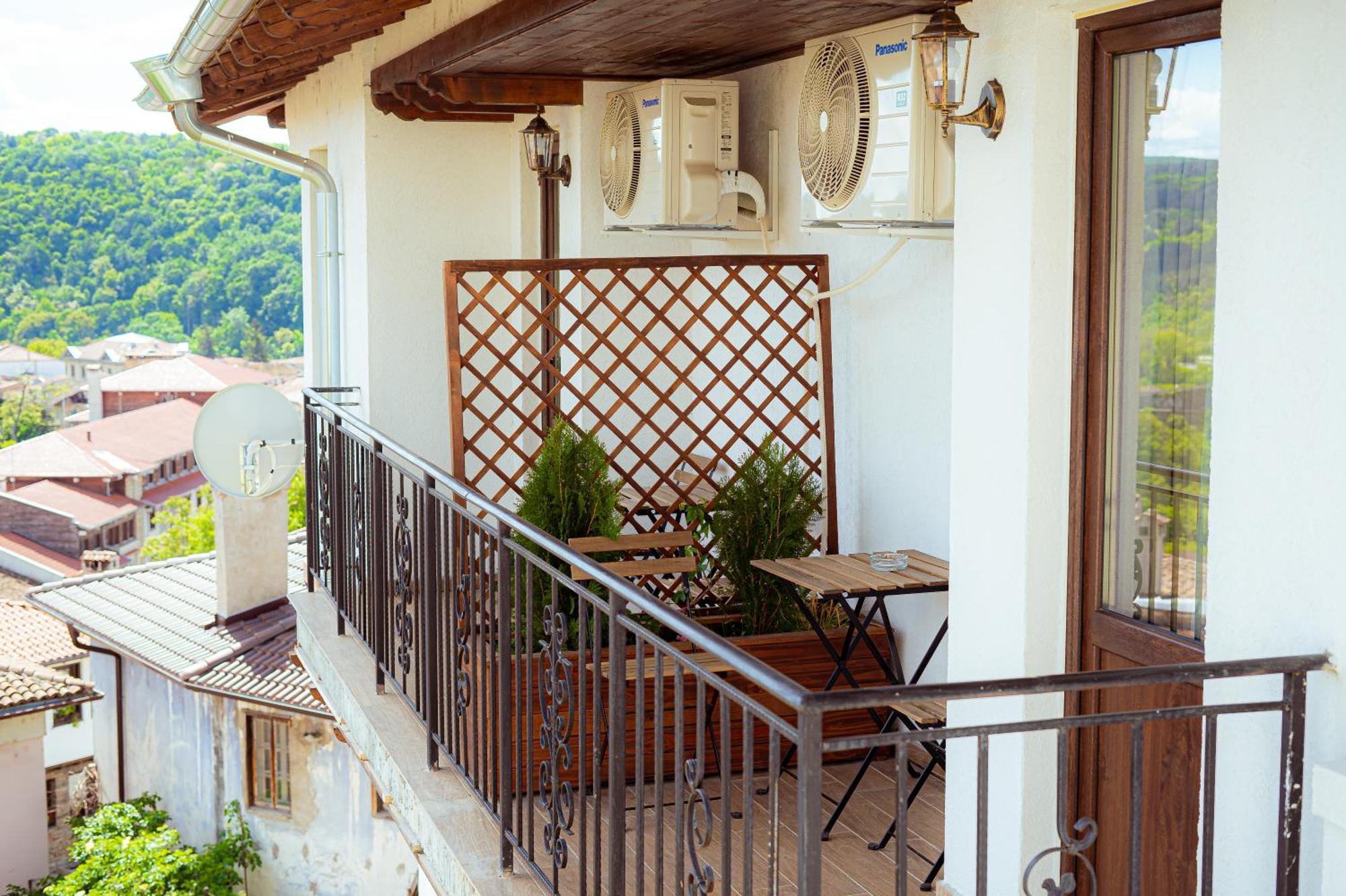 Family Hotel "Slavianska Dusha" Veliko Tărnovo Esterno foto