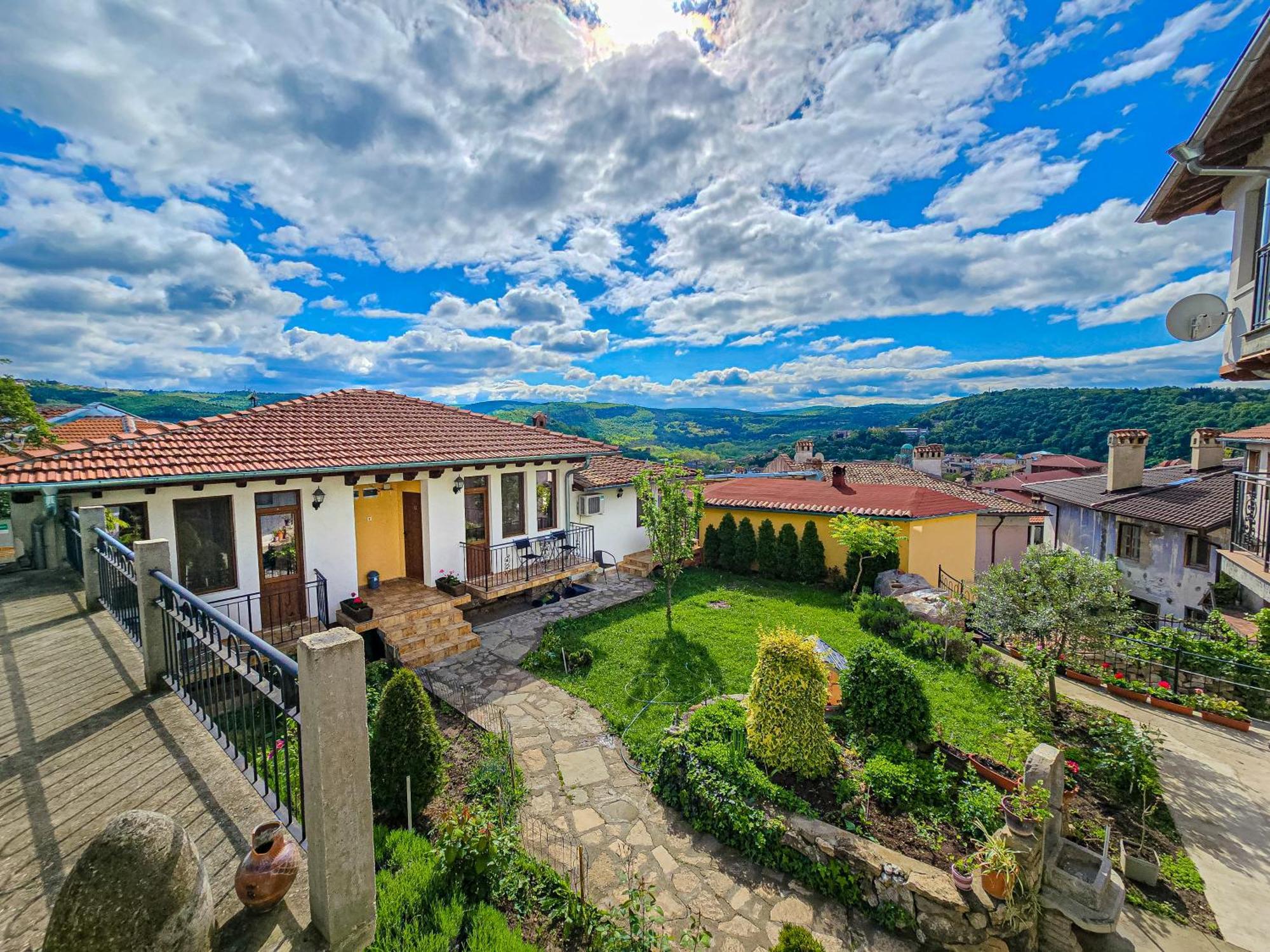 Family Hotel "Slavianska Dusha" Veliko Tărnovo Esterno foto