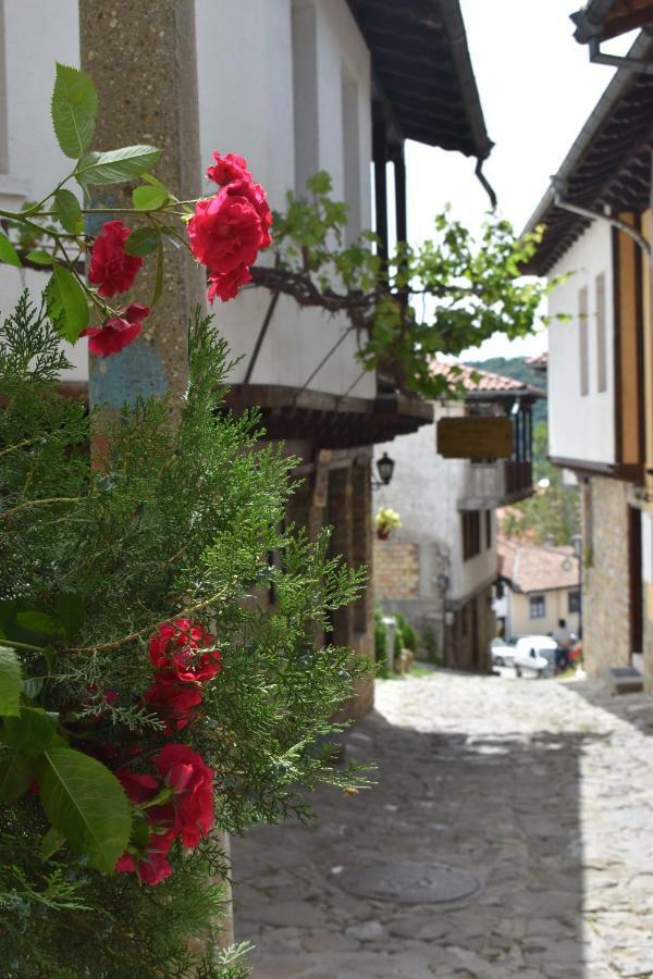 Family Hotel "Slavianska Dusha" Veliko Tărnovo Esterno foto