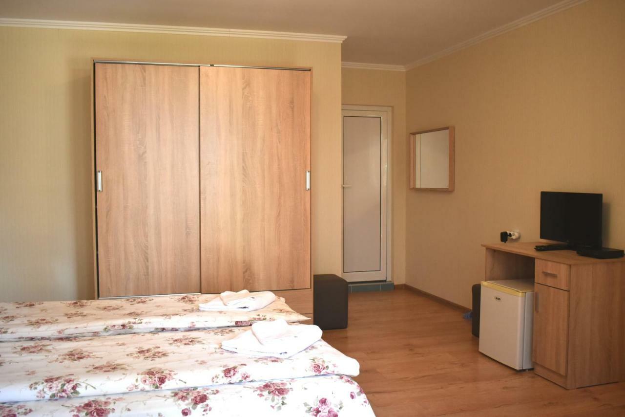 Family Hotel "Slavianska Dusha" Veliko Tărnovo Esterno foto